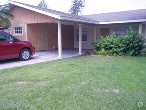 Building Photo - Newly renovated 2 bedroom duplex in Braden...