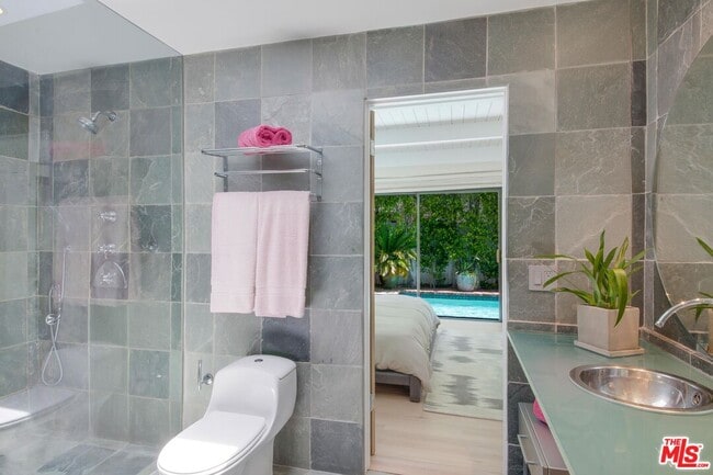 Building Photo - 1644 Marmont Ave