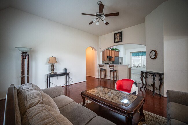 Building Photo - 4138 Falvel Shadow Creek Dr