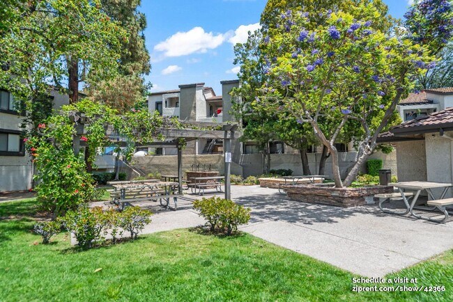 Building Photo - 880 E Fremont Ave
