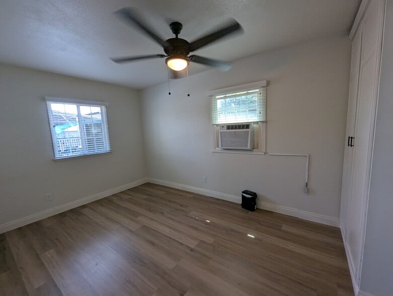 Building Photo - 4919 La Rica Ave