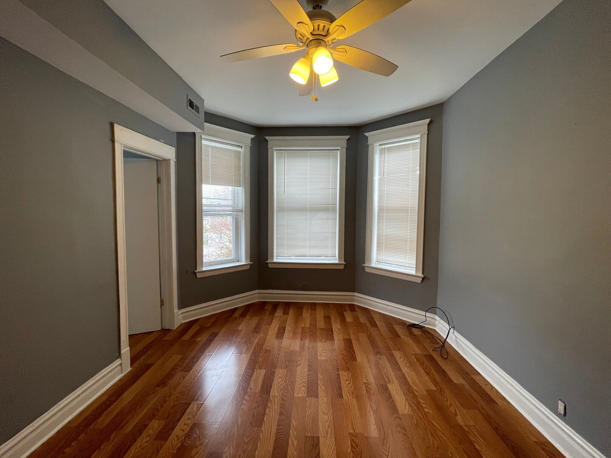 Building Photo - 2532 S Albany Ave