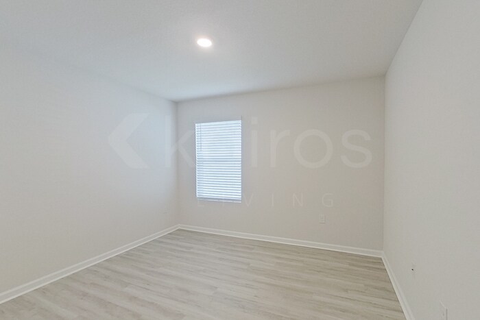 Building Photo - 317 Monarch Ln