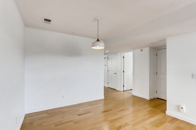 Building Photo - Spacious 2 Bedroom for Rent in the Exclusi...