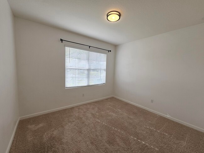 Building Photo - 480 Sorrento Dr