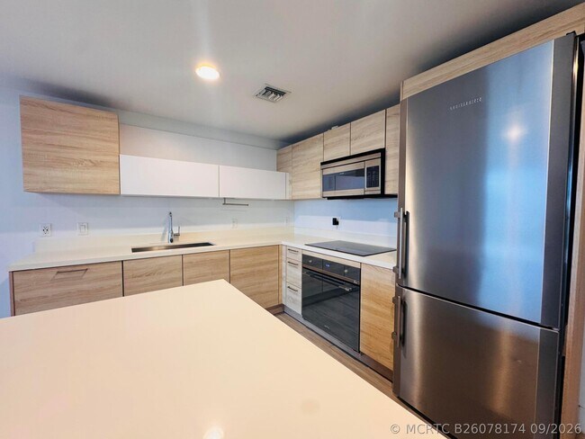 Building Photo - 16385 Biscayne Blvd