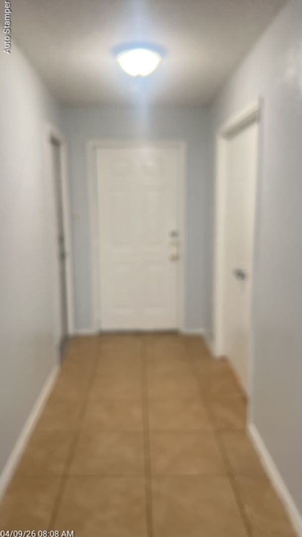 Building Photo - 501 Lantana Dr