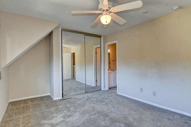 Building Photo - FOR RENT -  AEIRES ON THE BAY!