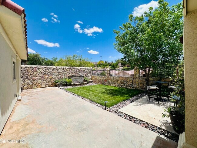 Building Photo - 6268 Wildwood Ct