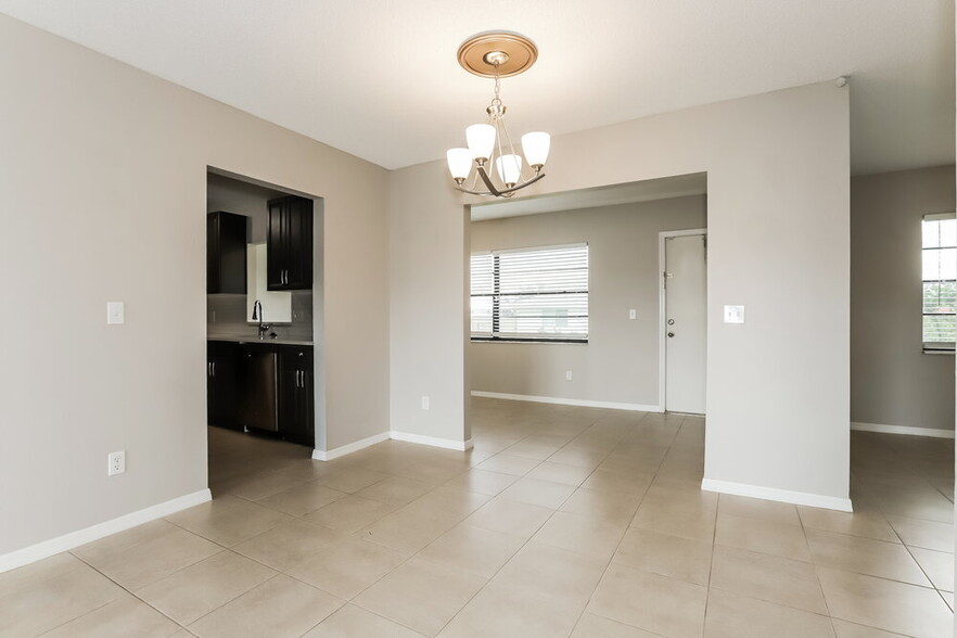 Building Photo - 1802 Fort Duquesna Dr