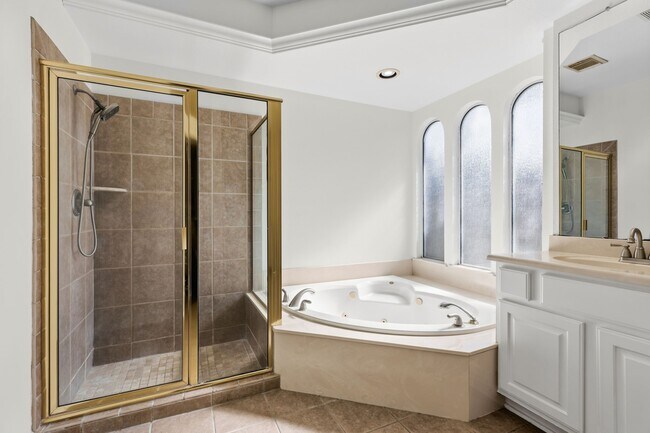 Building Photo - 5630 Ashford Ridge Ln