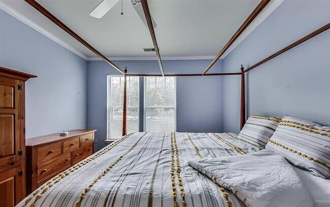 Building Photo - Stunning very spacious 2bedroom lovely Condo