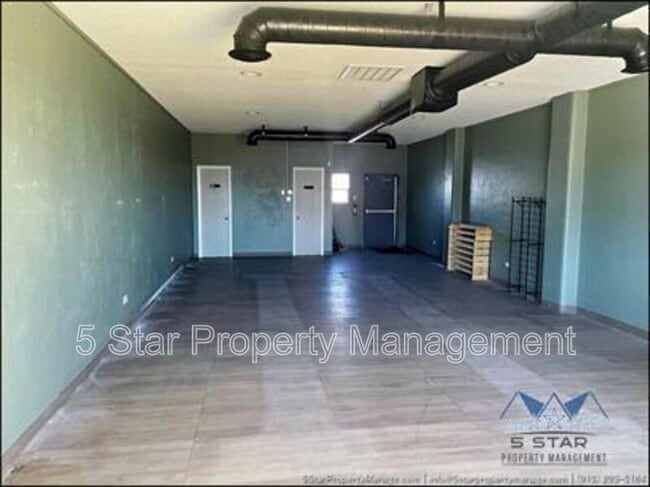 Building Photo - 1909 Yandell Dr