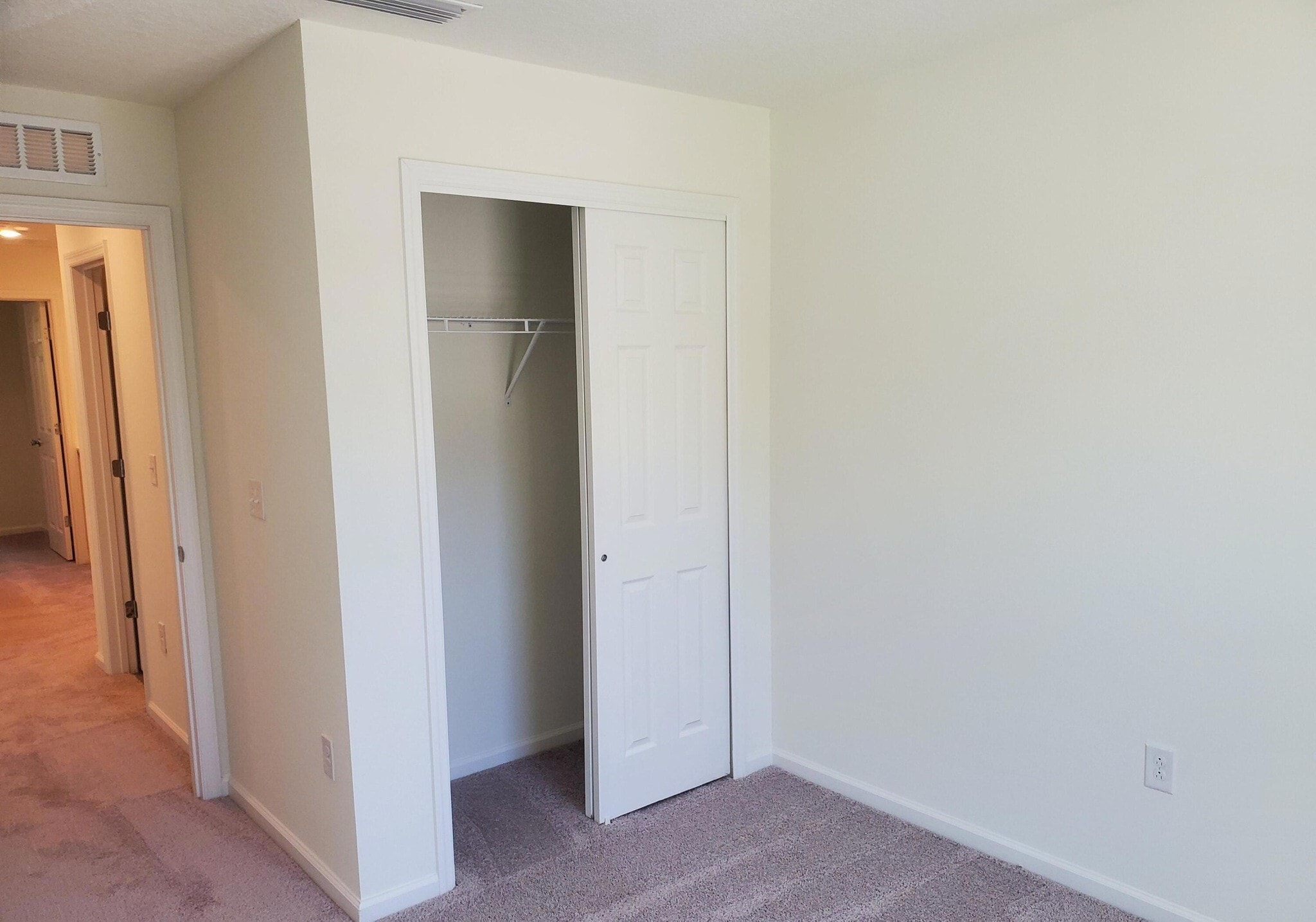 Building Photo - 183 Silver Fern Dr