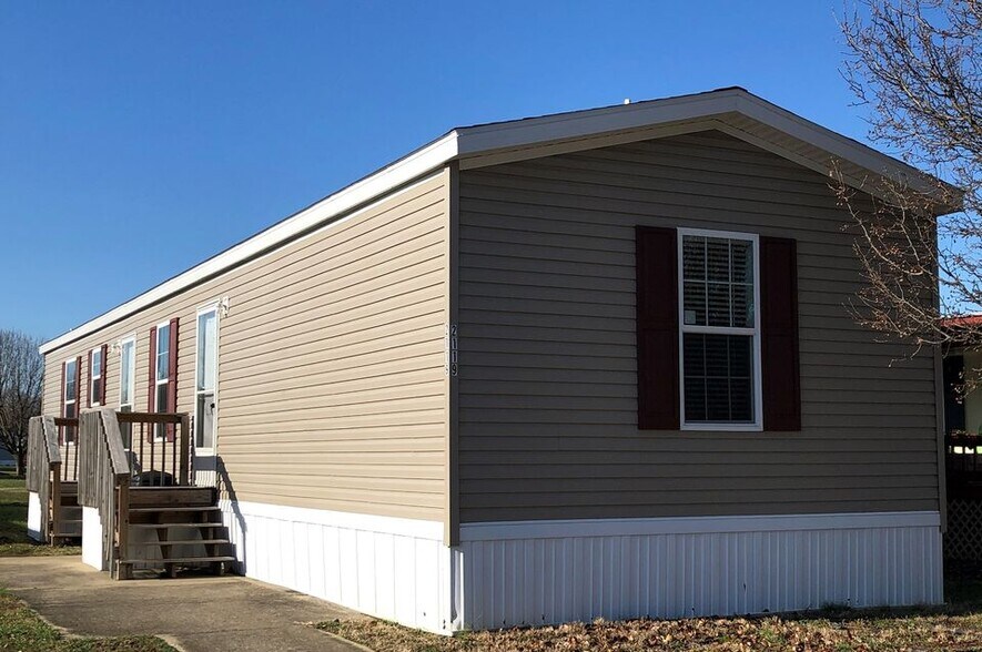 Building Photo - 2132 Pacific Dr