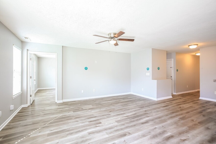 Building Photo - 8415 Gates Corner Dr