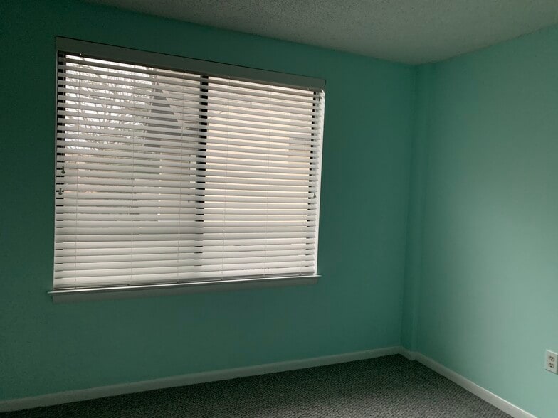 Building Photo - 231 Canal Park Dr