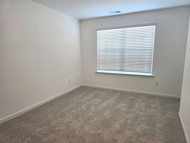 Building Photo - 1816 Pheasant Trce Cir