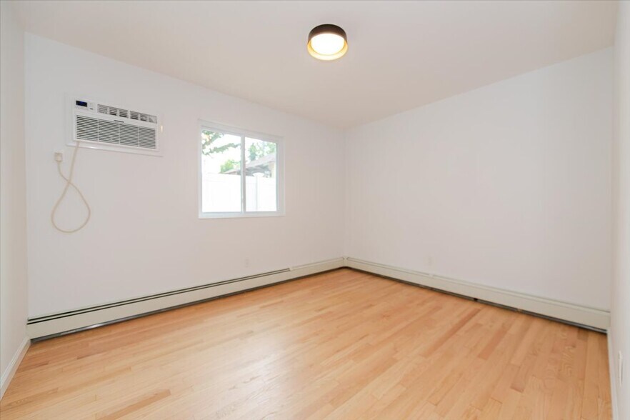 Building Photo - 515 W Hudson St