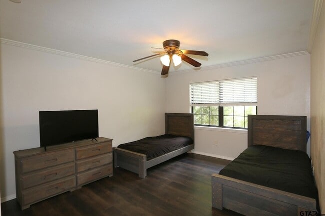 Building Photo - 18751 Ridgeline Rd