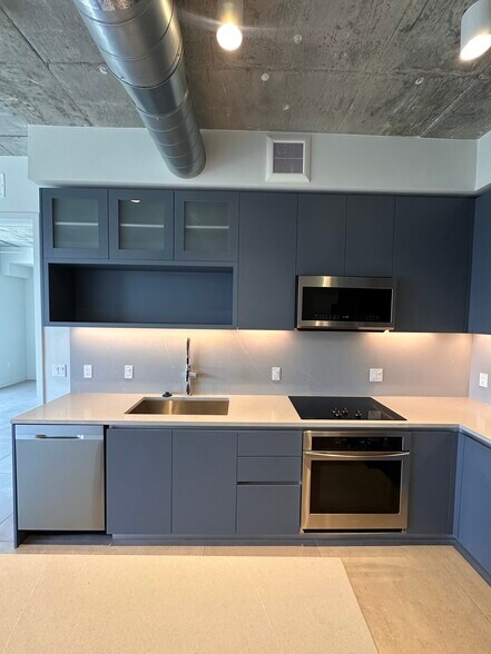 Building Photo - 142 NW 31st St