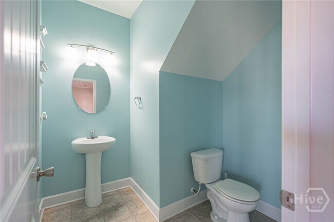 Building Photo - 100 Springcreek Ln