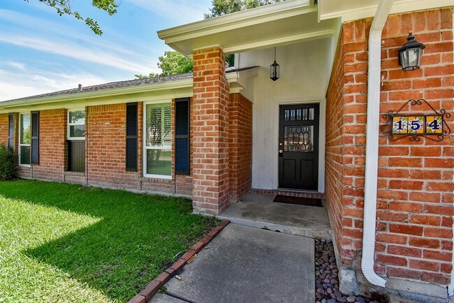 Building Photo - 154 Squires Bend
