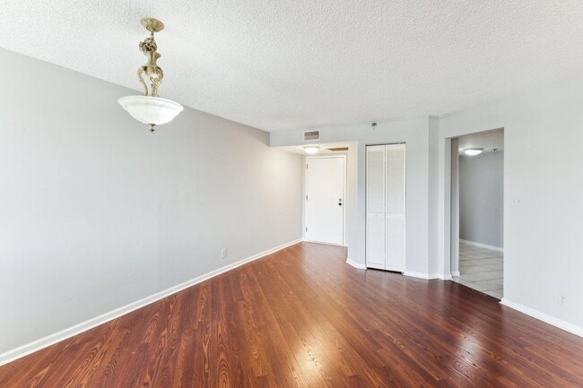 Building Photo - 6463 La Costa Dr