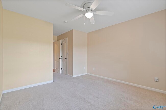 Building Photo - 108 Landings Way Dr