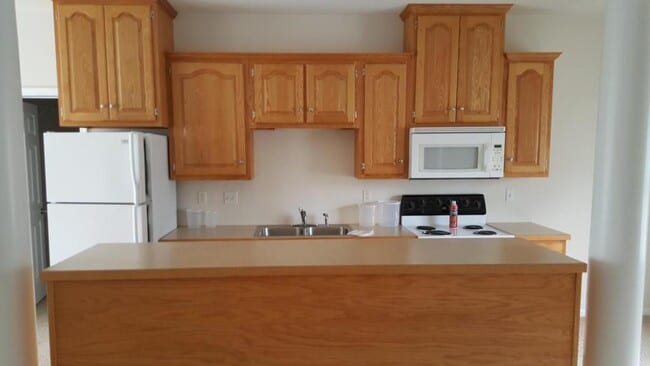 Building Photo - 706 Canterbury Dr