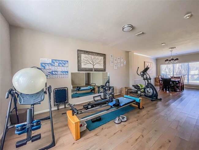 Building Photo - 3418 Shadowfern Dr