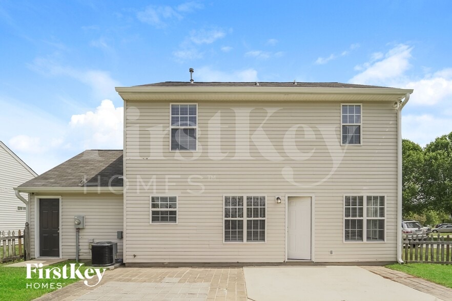 Building Photo - 10331 Cannarti Dr
