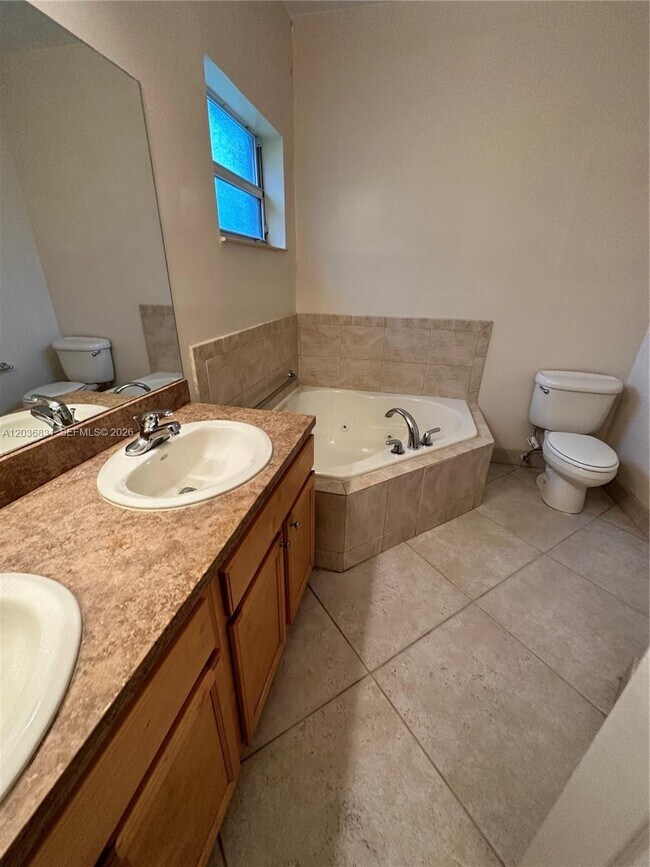 Building Photo - Northwest 7th Court, Fort Lauderdale, FL 33311 - 4 BR 2 BA single-family home
