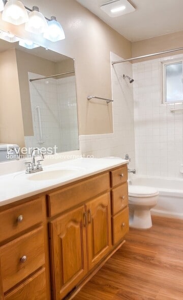 Building Photo - 1116 Juniper Ct