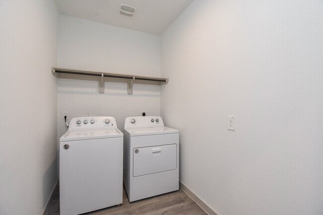 Building Photo - 8030 Milam Ln
