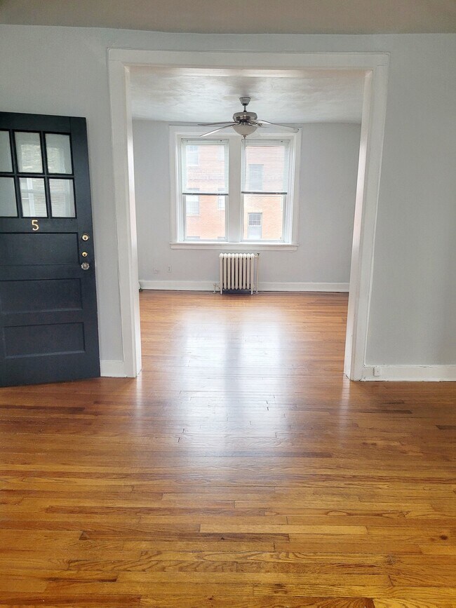 Building Photo - 1611 Hampton Blvd