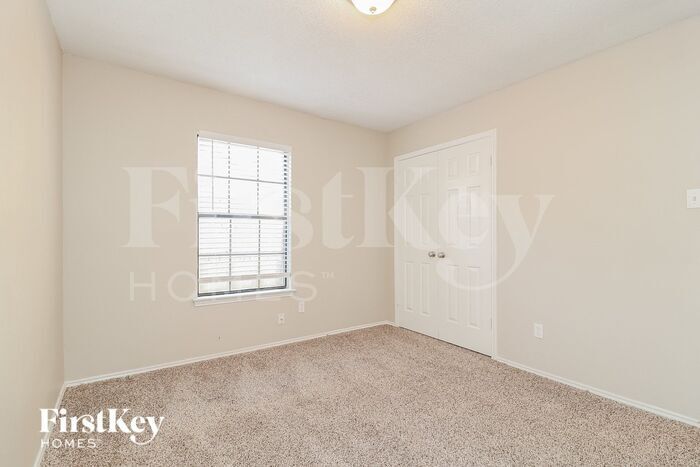 Building Photo - 3008 Clovermeadow Dr