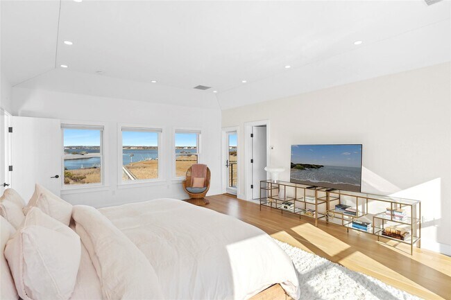 Building Photo - 102 Dune Rd