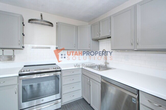 Building Photo - 87 W 300 N