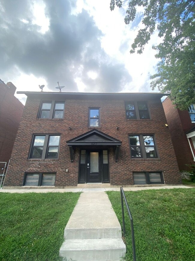 Building Photo - 4217 Blaine Ave
