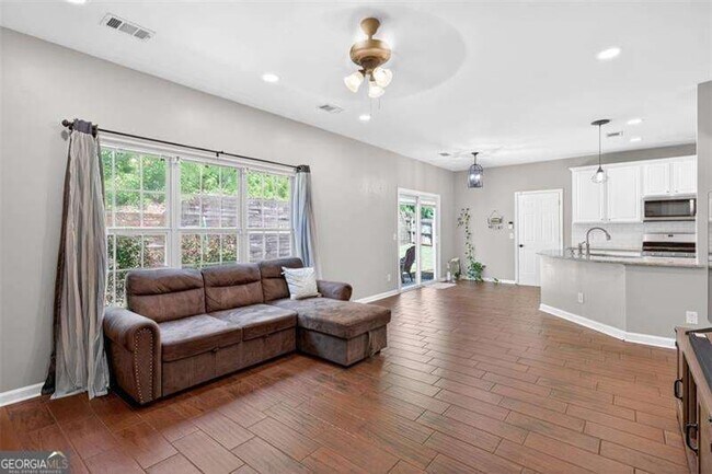 Building Photo - 2865 Stonehenge Ct