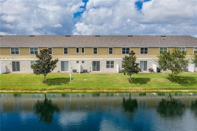 Building Photo - MOVE IN SPECIAL- 3/2.5 Beautiful Energy Efficient Townhome in St. Cloud
