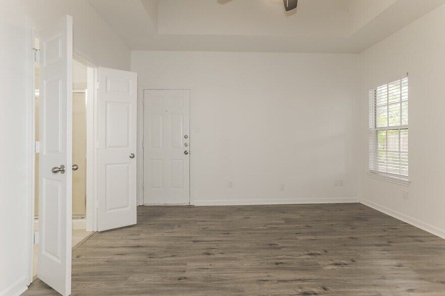 Building Photo - 1729 Fay Dr
