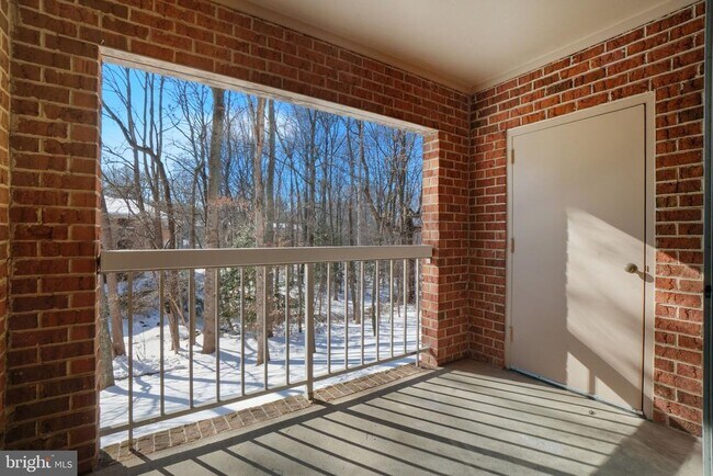 Building Photo - 5902 Cove Landing Rd