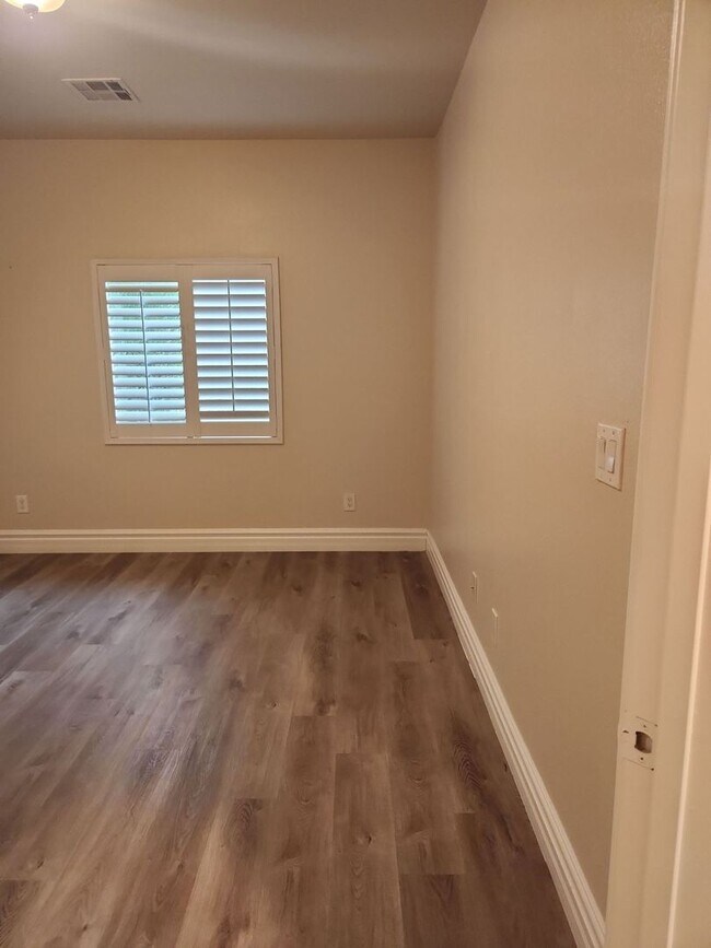 Building Photo - A Stunning 4 Bedroom Home with a Sparkling Pool