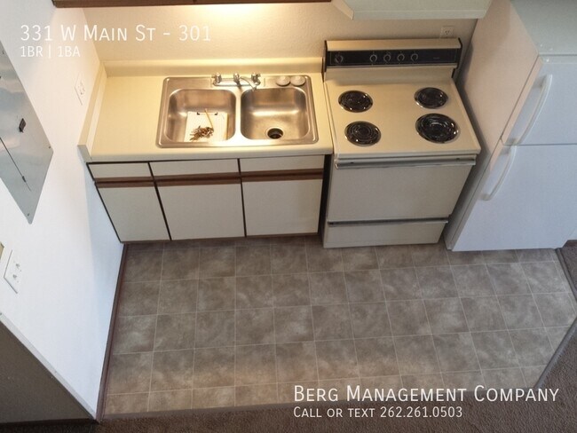 Building Photo - 331 W Main St