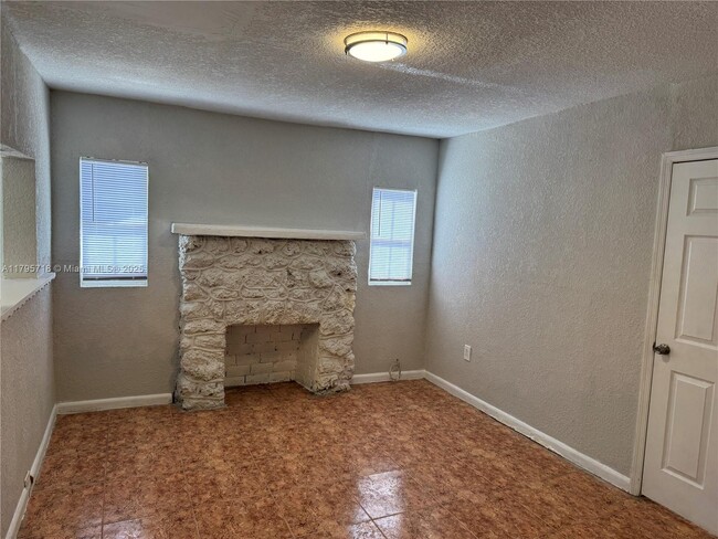 Building Photo - 153 NW 35th St