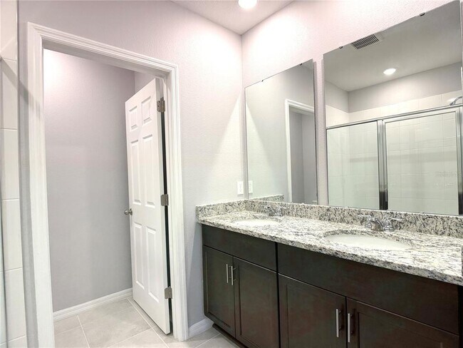 Building Photo - 3063 Laurel Oak Ln