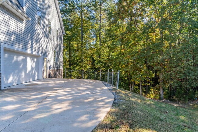 Building Photo - 5001 Dampier Ct