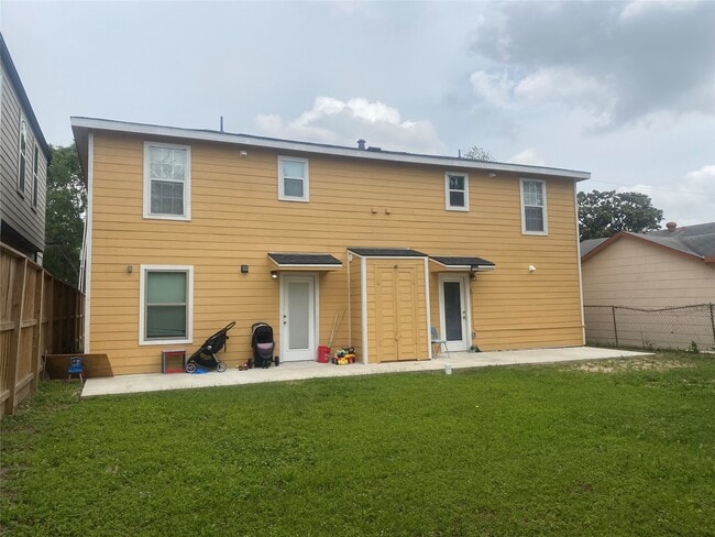 Building Photo - 5304 Arapahoe St